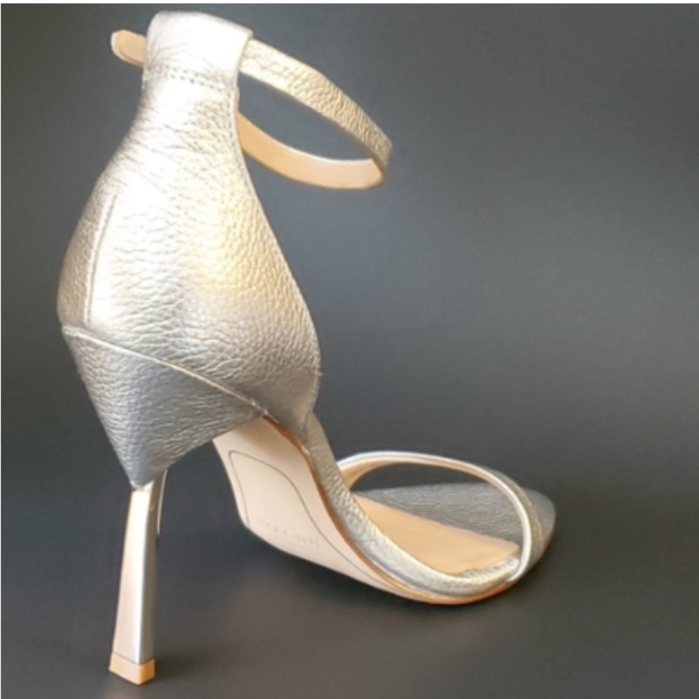 Imagine Vince Camuto Platinum Restin Formal 9.5
